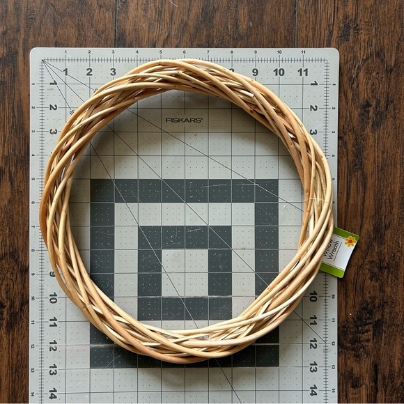 Floral Garden Willow Wreaths - Picture 4 of 9